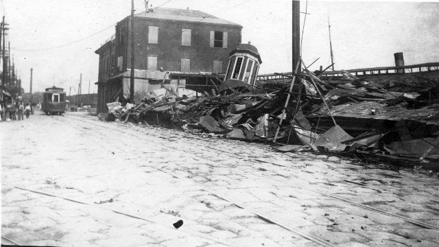 1915_Hurricane-StreetScene01.jpg